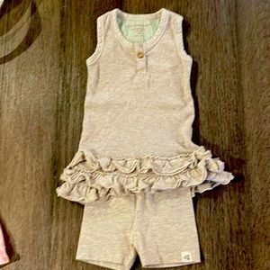 Burt's Bees Baby Short & Tank set. Size 6/9 .